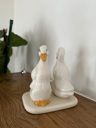 Sitting Peking Duck Pair Figurine Statue Sculpture White Ceramic Pottery Vintage - Picture 3 of 6