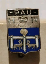 BLASON Pau Insigne Médaille  Broche Émaillée Vintage