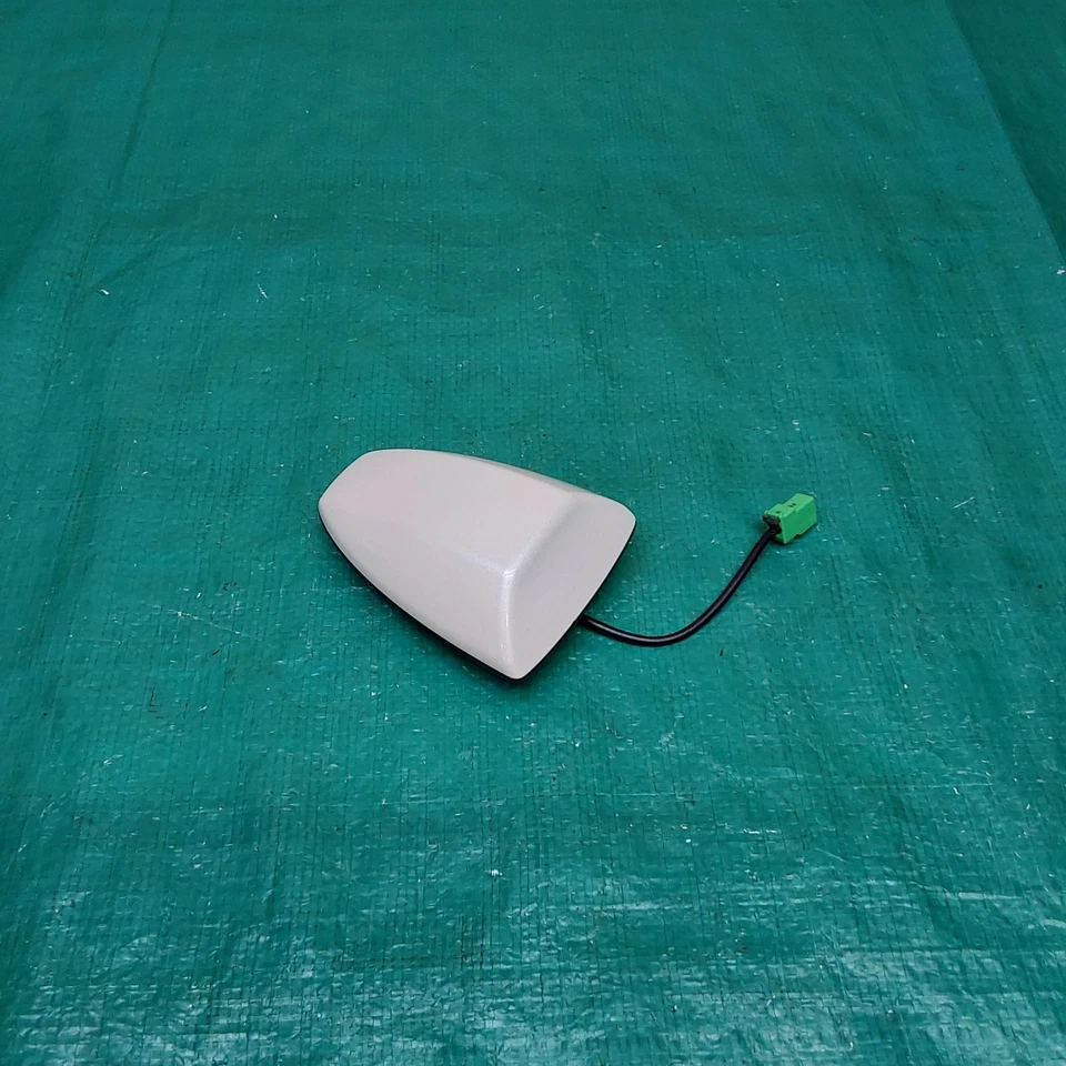 Nissan Altima 2013-2018 sedán techo radio antena blanca OEM 259753TA0A Foto 3 de 4
