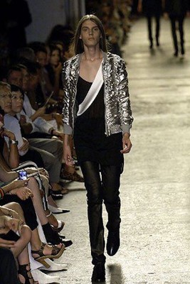 Dior homme カットソー　初期　エディー スリマン期 ディオール」とは？——エディ・スリマンが開始したメンズウエアラインに