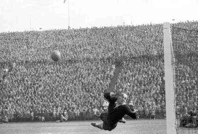 Hannover 96 defeated 1 FC Kaiserslautern finals German Soccer Cham- 1954 Photo