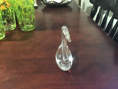 Art Glass Swan Paperweight - Picture 2 of 3