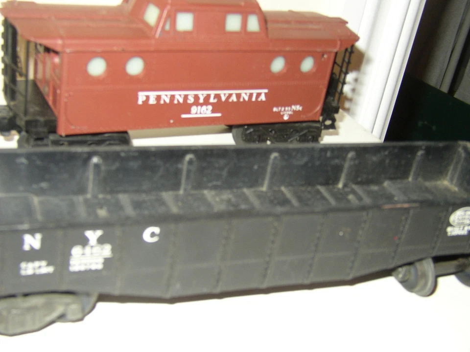 4 Lionel Pennsylvania 9162 N5c caboose 6424 automobile flat NYC 6462 Gondola - Image 3 of 4