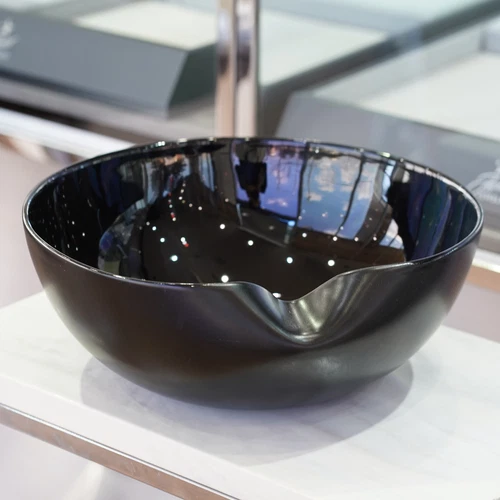 Elsa Peretti for Tiffany & Co 11” Black Italian Art Glass Thumbprint Bowl Signed