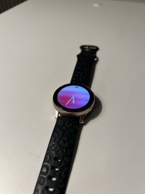 Samsung Galaxy Watch Active 2 SM-R830 Smartwatch 40mm Aluminiumgehäuse