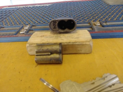 Vintage Best Frigidaire Padlock with key and control/master  B56 4 7 pin D keywa image 12