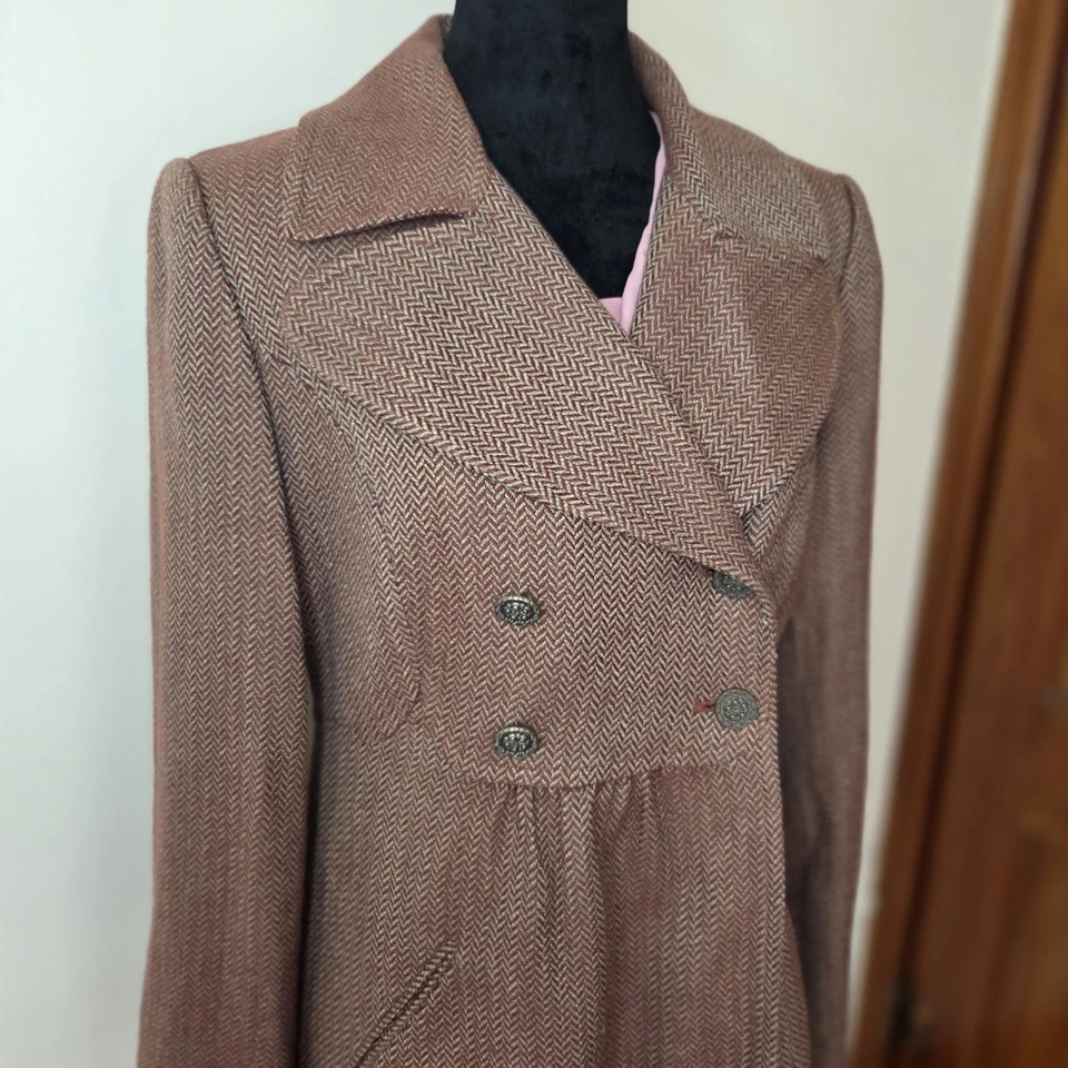 Abrigo To the Max Romántico Rosa Espiga Talla Grande Foto 2 de 4