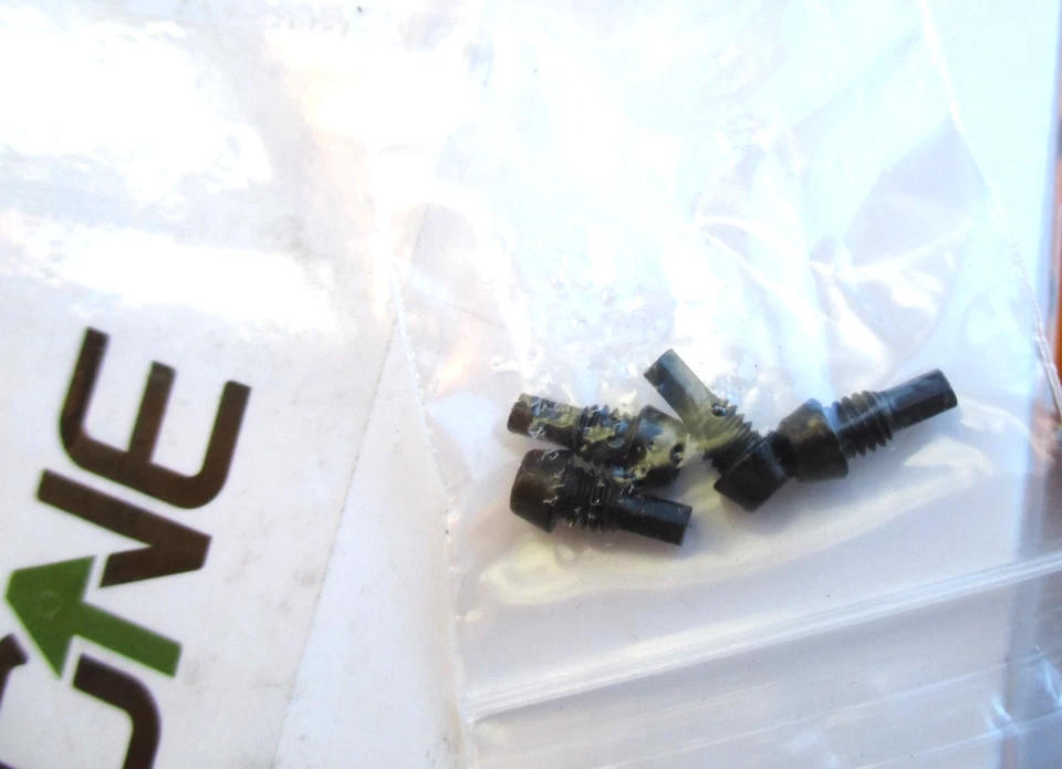 Nuevo OneUp Flat Aluminio MTB Bicicleta de Montaña Ciclismo Plataforma Pedal Set, Rojo Foto 3 de 4