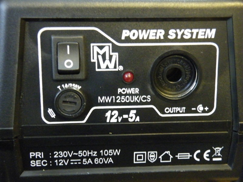 POWER SUPPLY BENCH/DESKTOP INPUT 230V ~ 50Hz OUTPUT 12V-5A 3.5Kgs PS5000RS