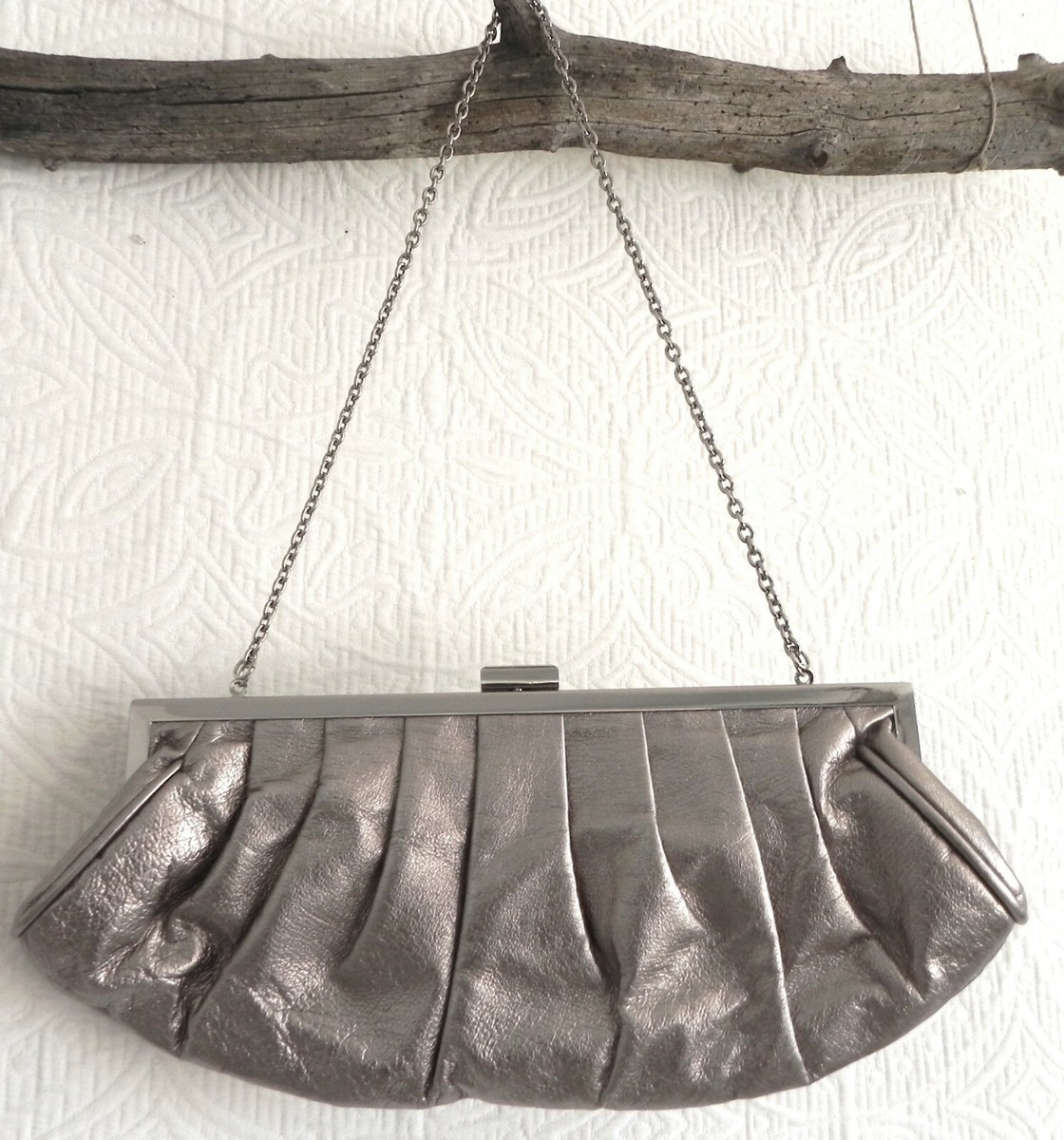 小物 BCBGMAXAZRIA BCBGMAXAZRIA Josefina Metallic Leather Fringe Bucket/Cross