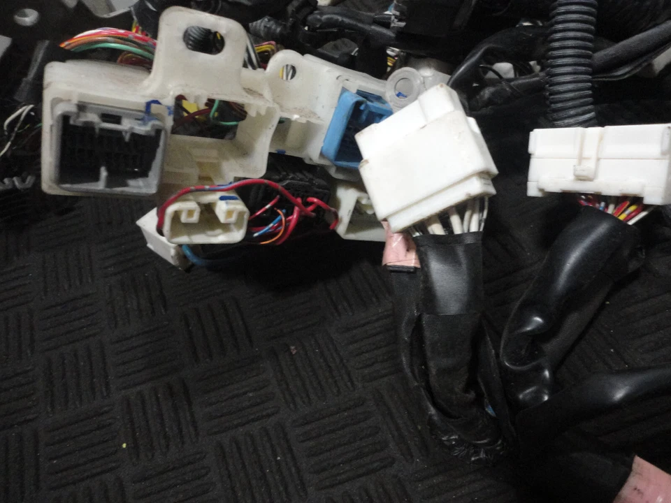 1999 TOYOTA SOLARA 3.0L V6 VIN F 5TH DIGIT FWD A/T LEFT ENGINE WIRING HARNESS - Image 4 of 4