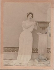 VINTAGE CABIN PHOTOGRAPH - GREECE GREEK GIRL