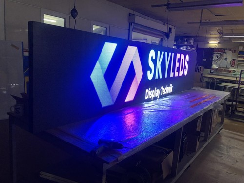 64 x 96 cm Unfallfreie-Tage Arbeitsschutz Anzeigen Automatischer Zähler LOGO RGB - Bild 6 von 9
