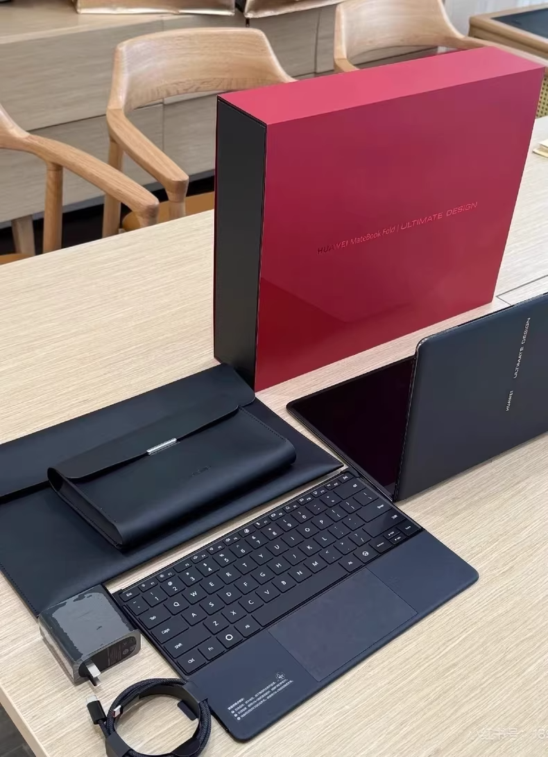 HUAWEI MateBook Fold 32GB 2TB 锻影黑 Huawei Matebook Fold Ultimate Design 32/2TB Laptop Notebook