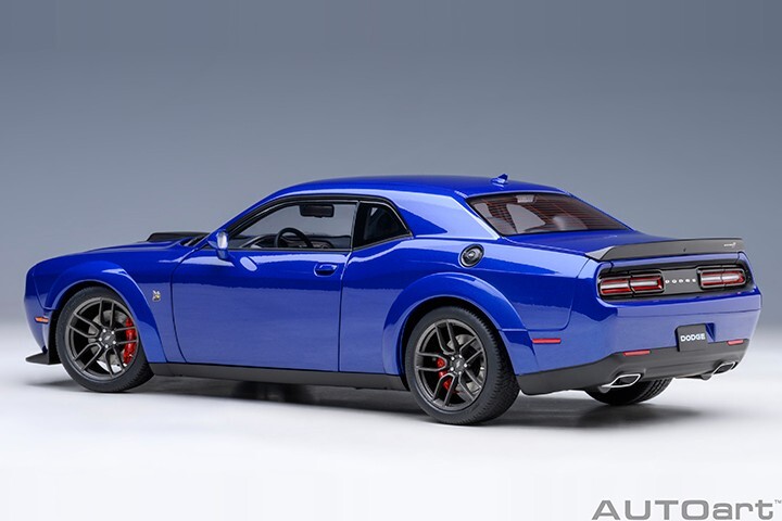 Dodge Challenger ミニカー 青と赤のストライプ 1/18 Amazon.com: All Star Toys 2018 Dodge Challenger SRT Hellcat
