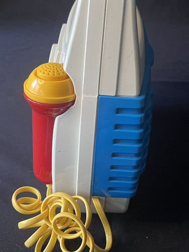 Vintage Fisher Price Cassette Tape Recorder Player Microphone 1997 Model 73801 - Picture 2 of 8