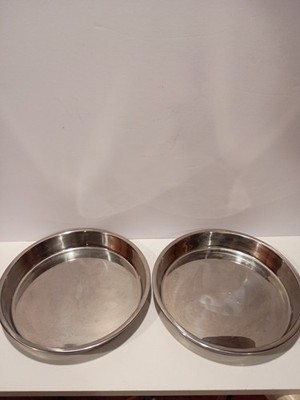 Stainless Steel Bakeware Round Cake Pan Set Of Two 9 x 1 1/2'' Unbranded Nice