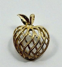 Gerrys Vintage Apple Brooch Pin Gold-Tone Lattice Openwork Retro Teacher Gift
