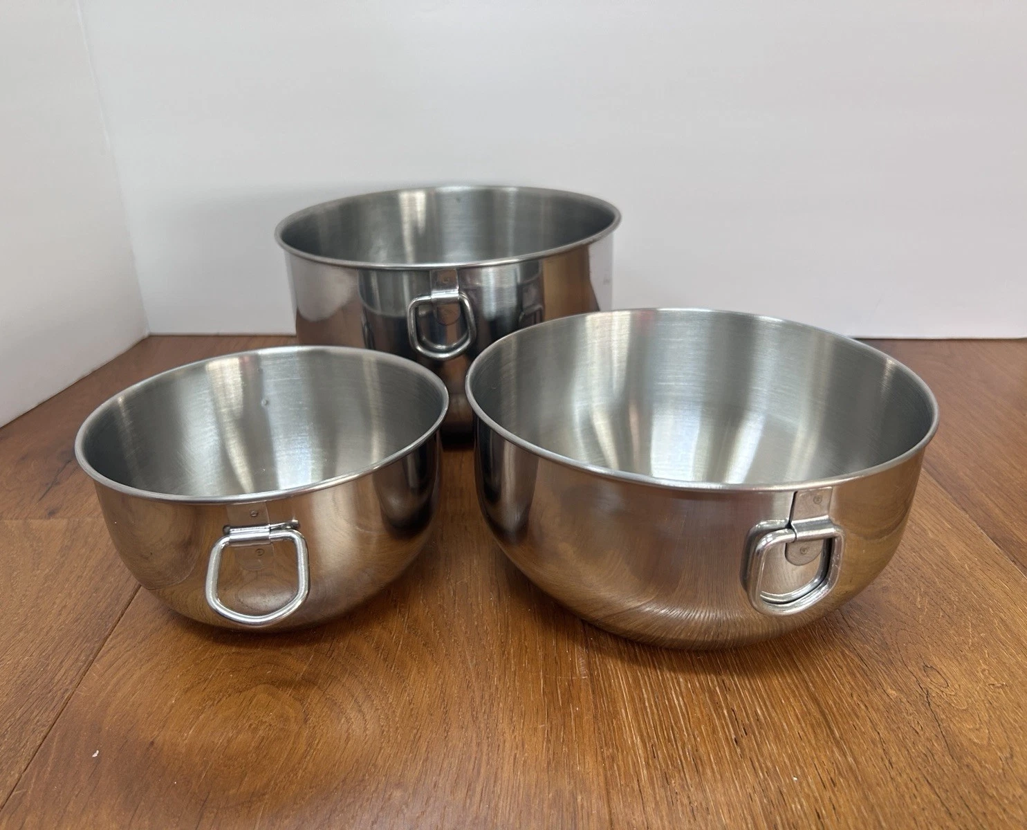Farberware Stainless MIXING BOWL Nesting thumb rings Set Vintage Taiwan Batter
Opens in a new window