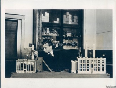 1931 Pittsburgh Westinghouse Research Engineer Demonstration Vintage Photo 6x8