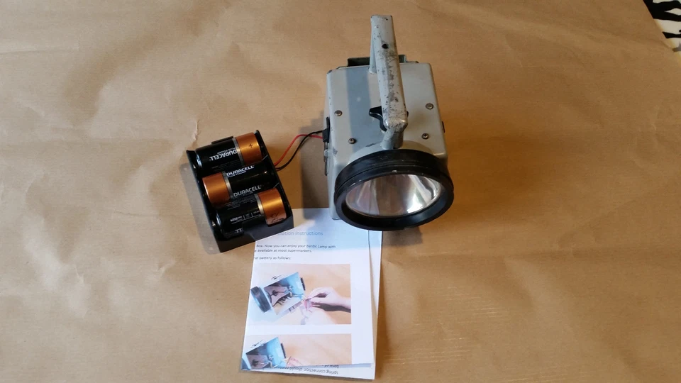 BEST SELLING BARDIC LAMP BATTERY KIT USES 3 X D CELL& RECHARGEABLE BATTERIES - Image 1 of 1