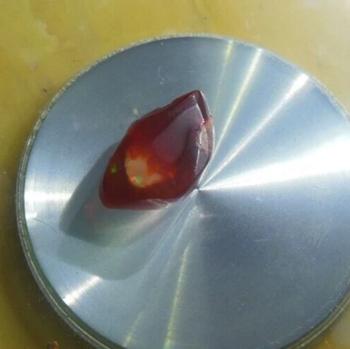 Ópalo de fuego mexicano, forma libre, 7,9 quilates, piedra preciosa sólida, color rojo, extraído en tierra Foto 4 de 4