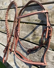 Tan HDR raised/fancy stitched English bridle w/padded mono crown