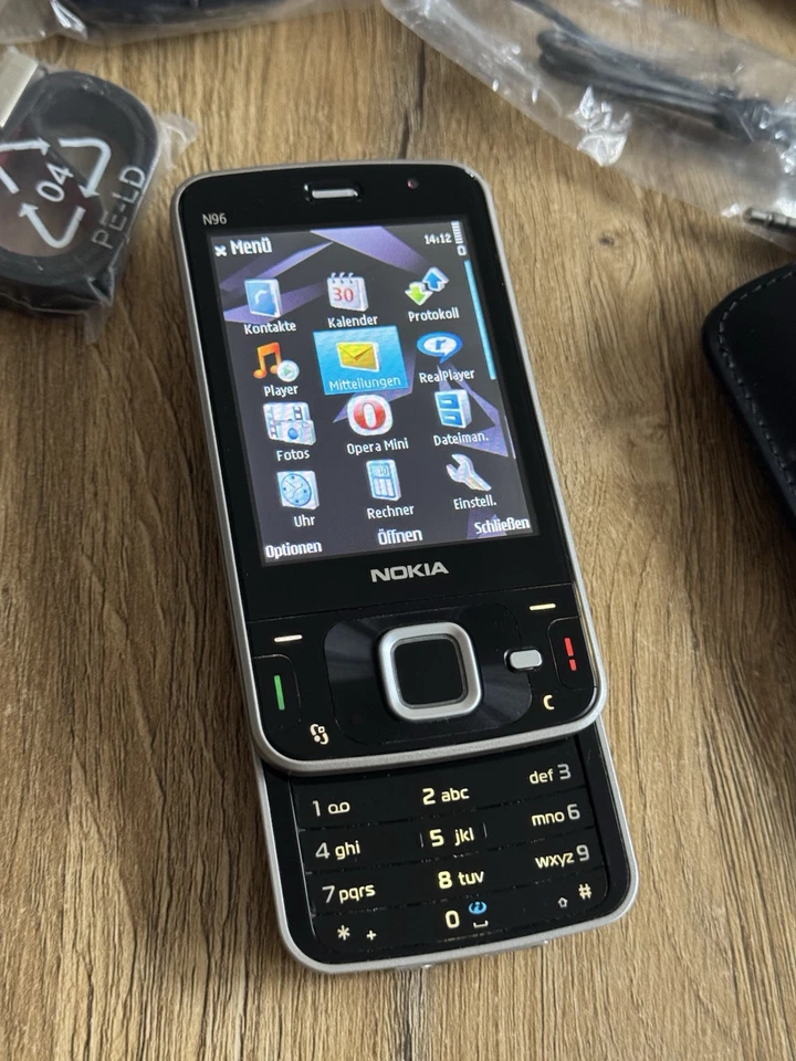 Nokia N96 - 16GB - Schwarz Sehr Gut - Bild 2 von 4