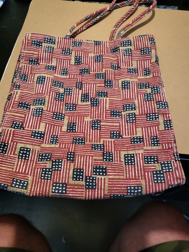 LONGABERGER RED WHITE AND BLUE PURSE WITH FRONT POCKET / FLAGS AND BEES - Picture 2 of 3