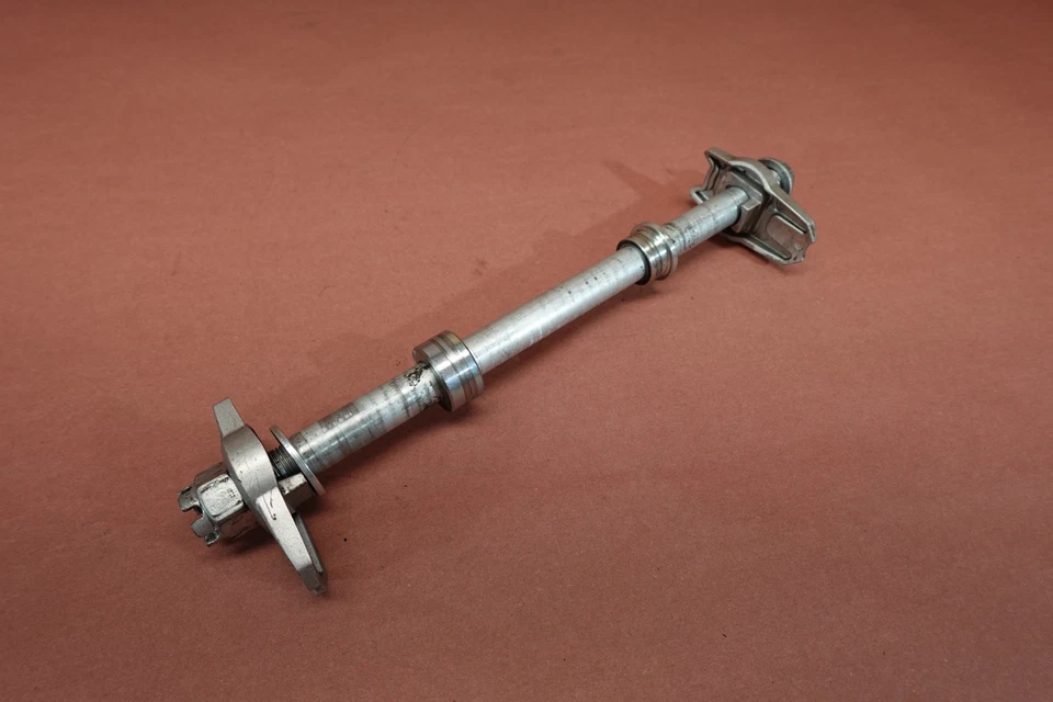 Llanta trasera Kawasaki ER650 ER-6N 2009-2011 eje trasero pivote perno Foto 4 de 4