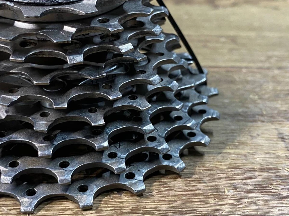 Piñón casete bicicleta de carretera Shimano Dura-Ace CS-7700 9 velocidades 12-23T USADO Foto 4 de 4