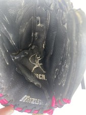 Mizuno Finch Softball Glove 11.  GGP 1155F1 Right hand Throw RHT