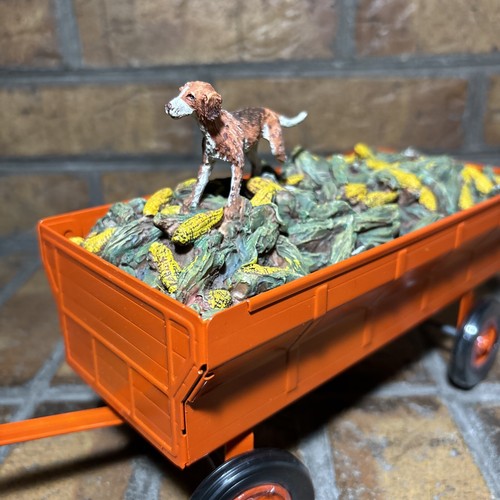 ERTL Wagon Orange 1/16th Scale ✅ W/Dog & Corn Load Figurine By Lowell Davis #10 - Picture 13 of 24
