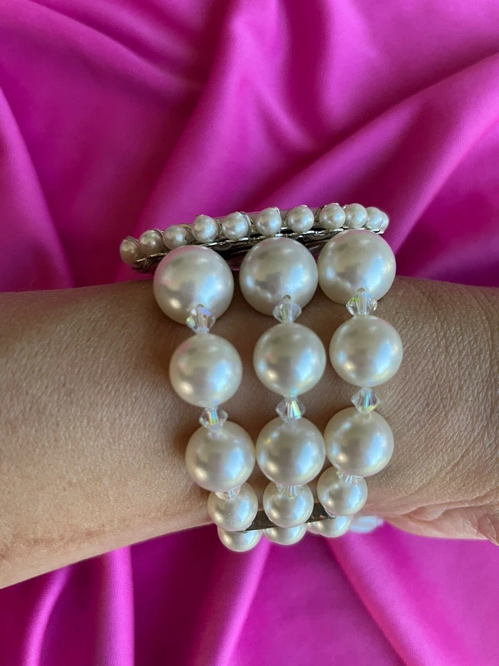 Tarina Tarantino Pink Head Bride Bridal Hello Kitty Pearl Swarovski Bracelet - Image 4 of 4