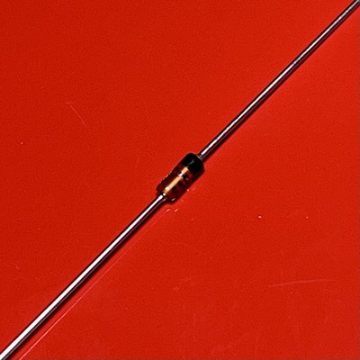 [10x] BZX55C3V9 VISHAY Zener Diode / Voltage regulator diode 3.9V 5% 1/2W DO-35