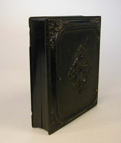 Antique Ambrotype Photograph Portrait Young Woman 1800’s Victorian Union Case - Picture 7 of 7