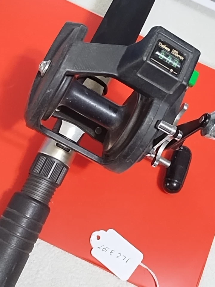 Caña de pescar de arrastre Daiwa Saltist 7' pesada 20-40 lb y carrete Great Lakes 47LC Foto 2 de 4