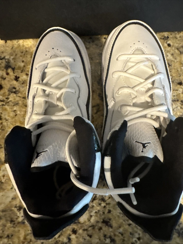 Jordan Courtside 23 White Trainers Black 1Y - Image 3 of 4
