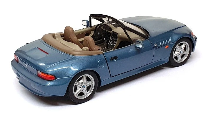 UT Models 1/18 Scale 25625H - BMW Z3 Bond 007 Goldeneye - Met. Blue - Image 3 of 4