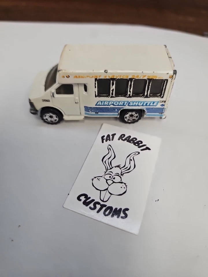 Matchbox Airport Shuttle - Vintage 1998 Chevy Chevrolet Transport Bus Mattel Toy - Image 2 of 4