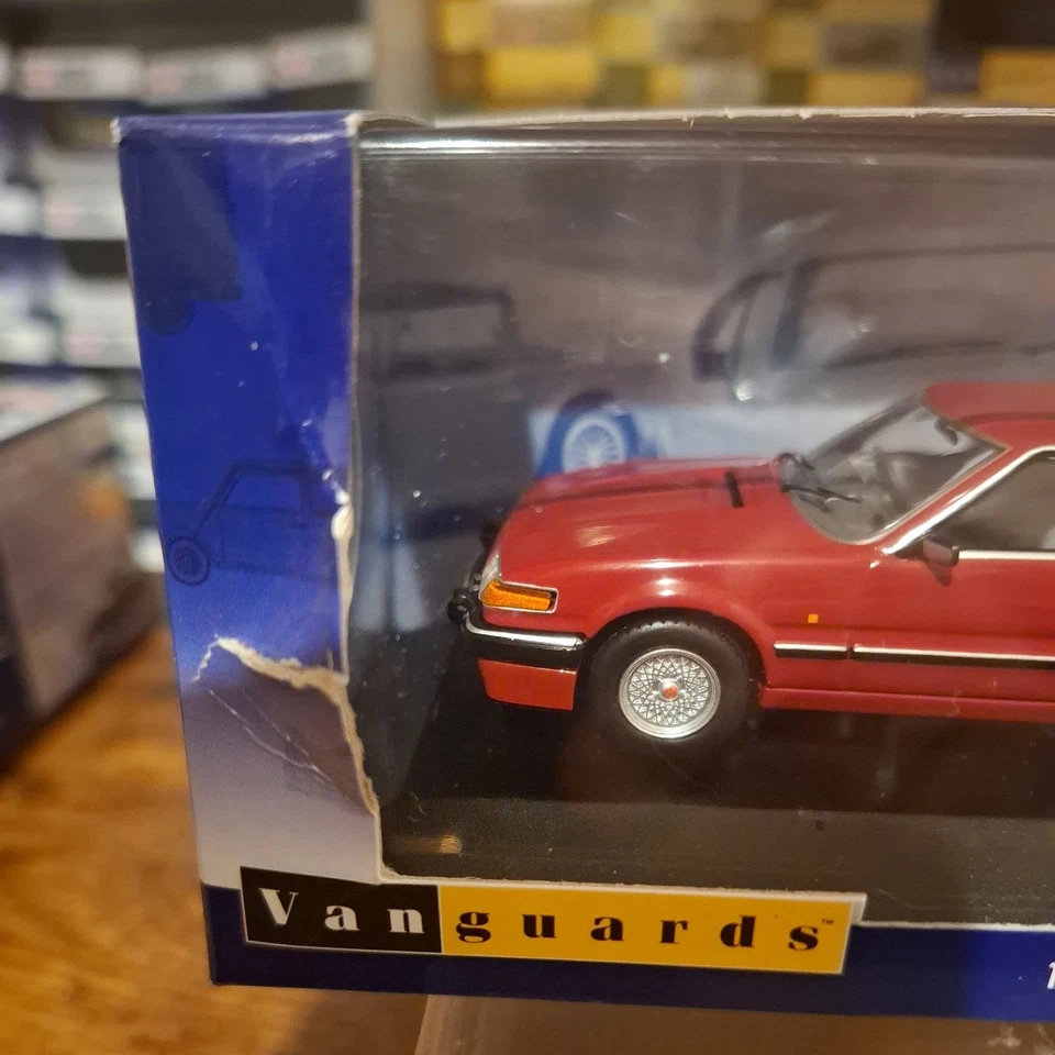 VANGUARDS MODELS 1/43 ROVER SD1 3500 VITESSE TARGA RED VA09011 - Image 3 of 4
