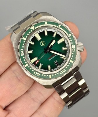    RARE BRAND NEW ZELOS HAMMERHEAD 3 EMERALD GREEN 300M DIVER STEEL WATCH