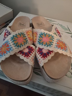 Woman Dirty Laundry Plays Natural Multi Crochet Flatform Sandals 8.5