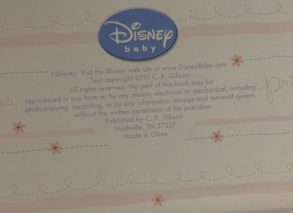 Libro de bebé Disney Baby Keepsake con castillo y carruaje de Cenicienta’s Foto 2 de 4