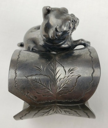 Selten Antik um 1880 Derby Silber Co Figur Hund Serviettenring Glasaugen 382 Mops - Bild 10 von 12