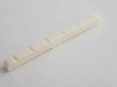 KNOCHENMUTTER vorgeschnittene Saitenschlitze für Fender Strat Tele Gitarre mit Graph Tech Größen