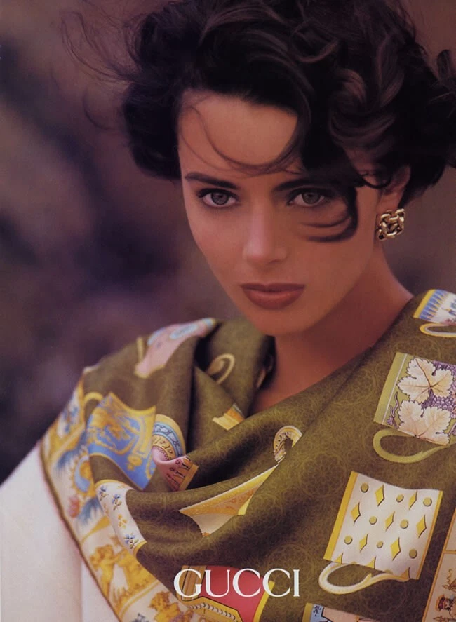 1991 Gucci Heather Stewart Whyte écharpe 1 page MAGAZINE ANNONCE