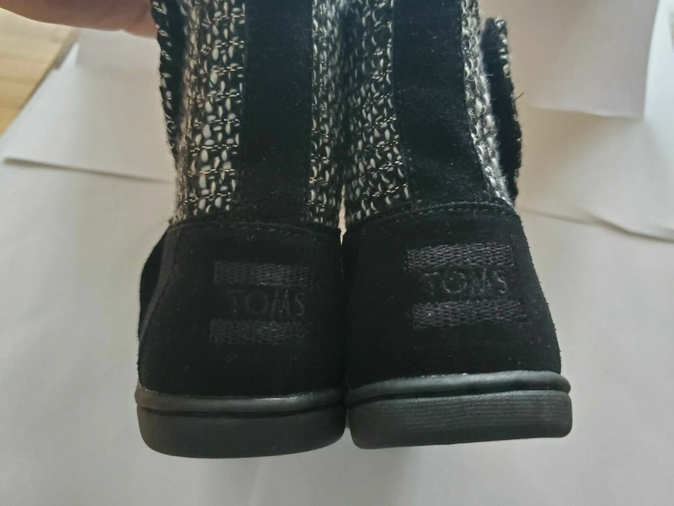 Новый в коробке Toms Непал девочек черный младенца замши/металлический шерсти ботинки - Изображение 4 из 4