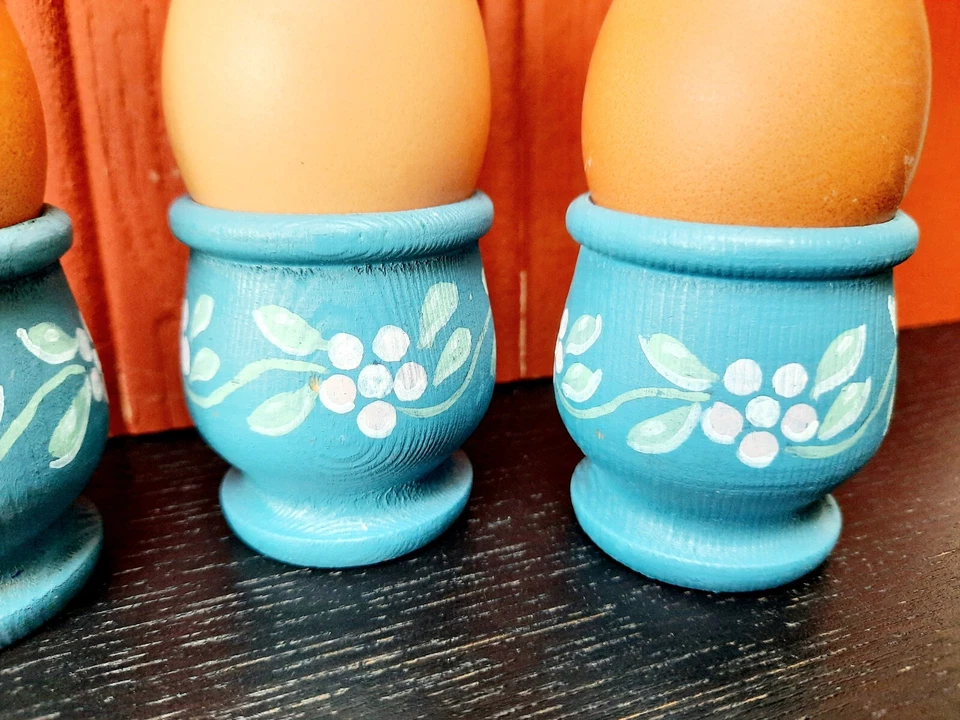 Swedish blue floral painted egg cups - Image 3 of 4