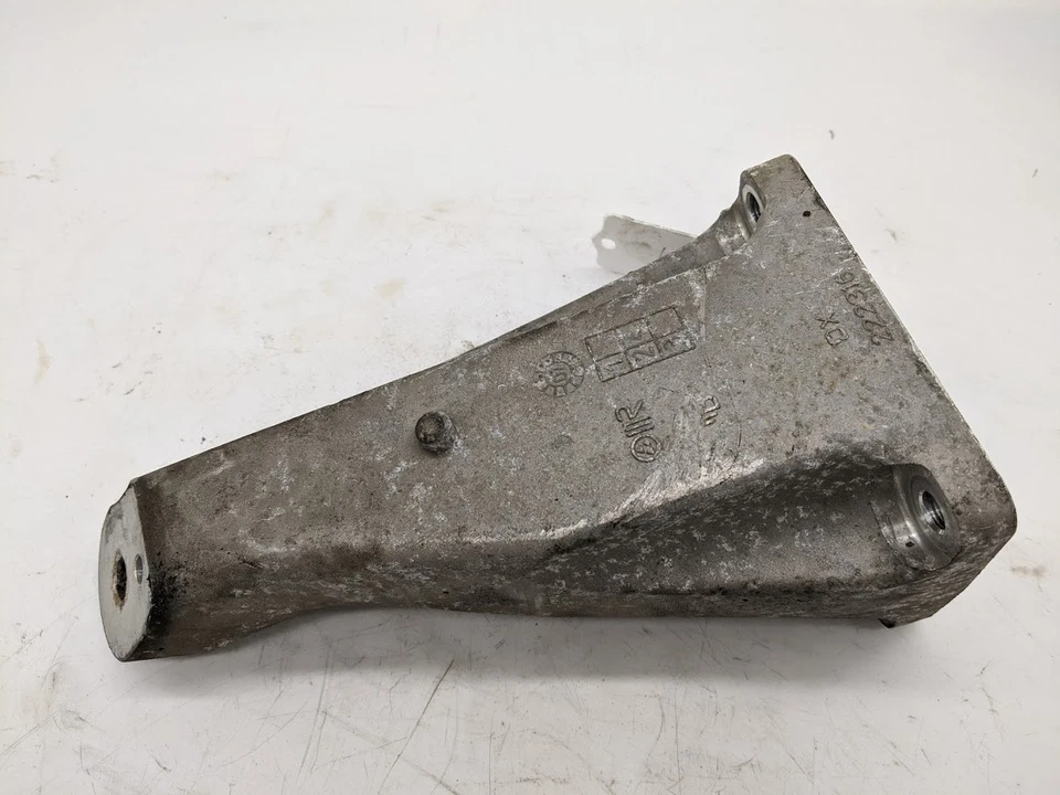 MASERATI QUATTROPORTE 2007 4.2 V8 ENGINE MOUNT BRACKET 222316 - Image 2 of 2